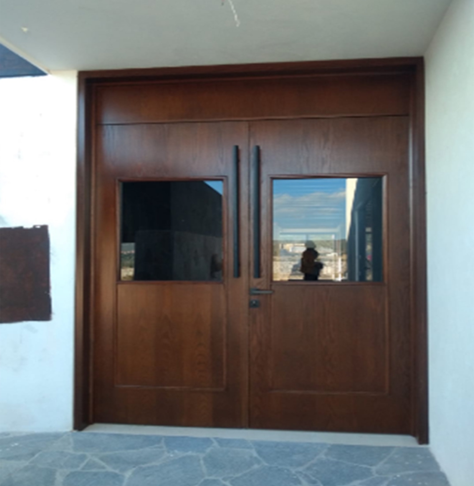 Puerta de acceso doble